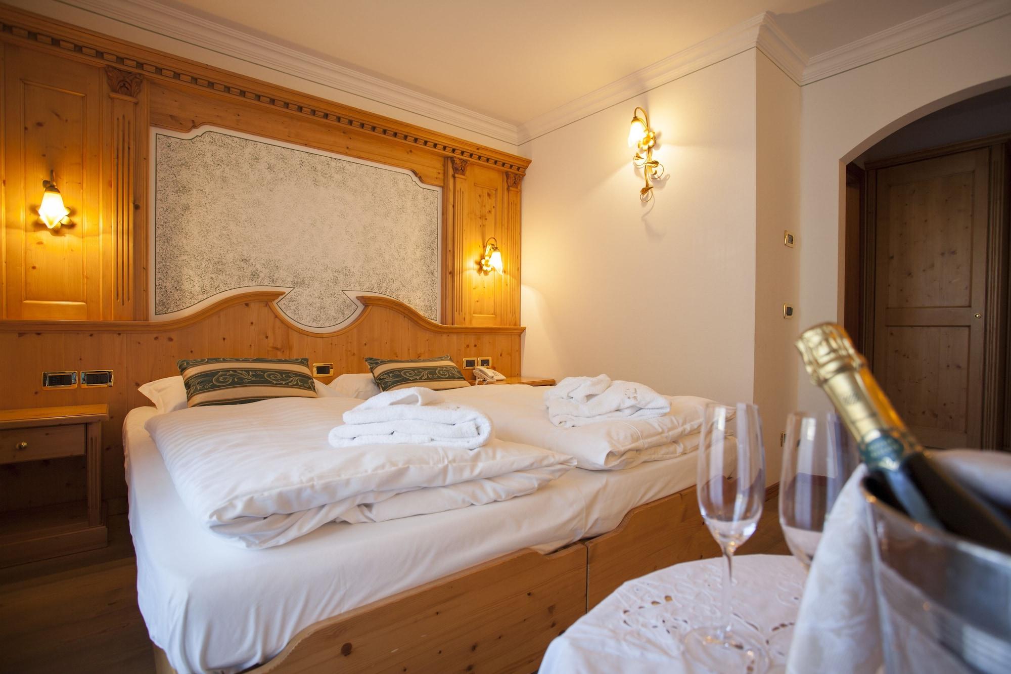 Hotel Chalet All'Imperatore Madonna di Campiglio Exterior photo