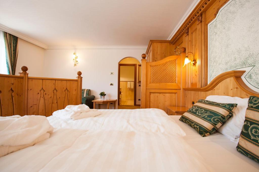 Hotel Chalet All'Imperatore Madonna di Campiglio Exterior photo