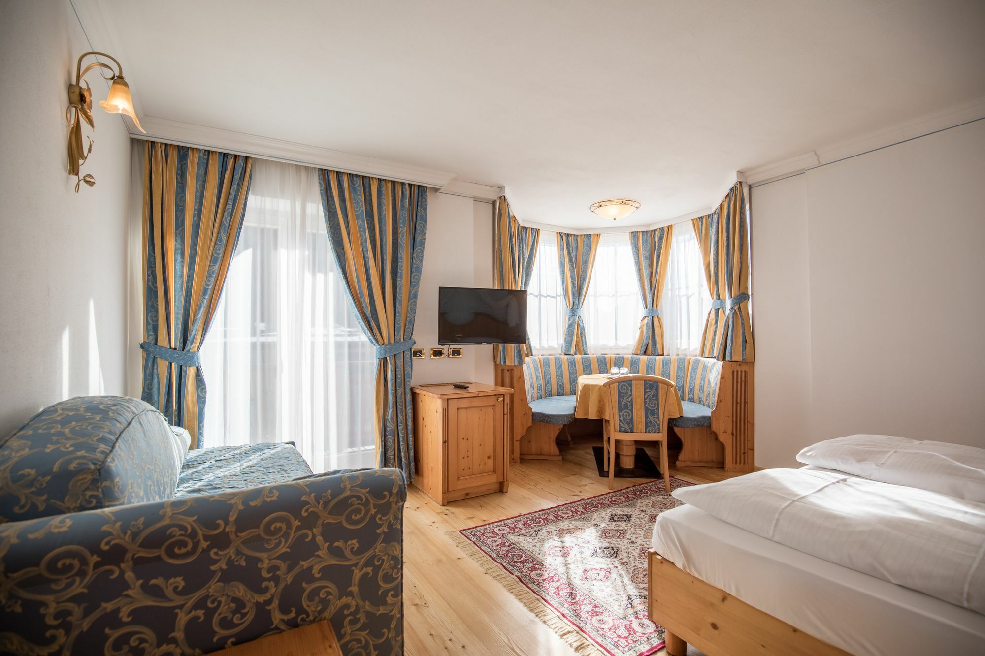 Hotel Chalet All'Imperatore Madonna di Campiglio Exterior photo